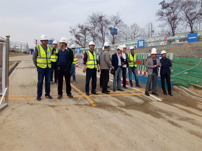 海爾地產(chǎn)2017年第一季度生產(chǎn)大會在我公司海爾云谷項(xiàng)目召開(圖1)