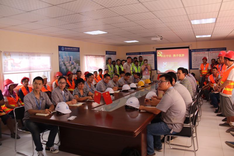 黨建做抓手，法律服務(wù)送工地(圖1)