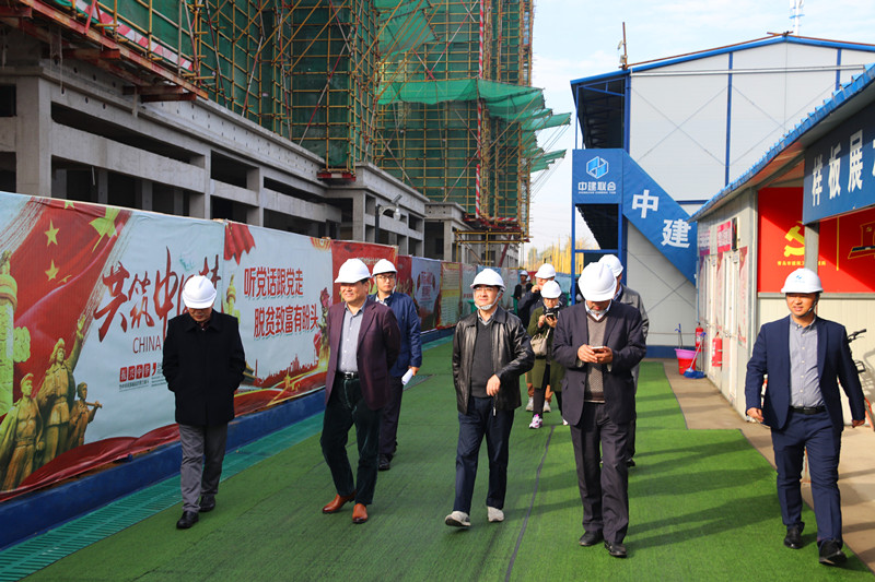 2018青島市重點工程勞動競賽暨“查保促”活動在中建聯(lián)合東郭莊項目開展(圖3) 2018青島市重點工程勞動競賽暨“查保促”活動在中建聯(lián)合東郭莊項目開展(圖3)